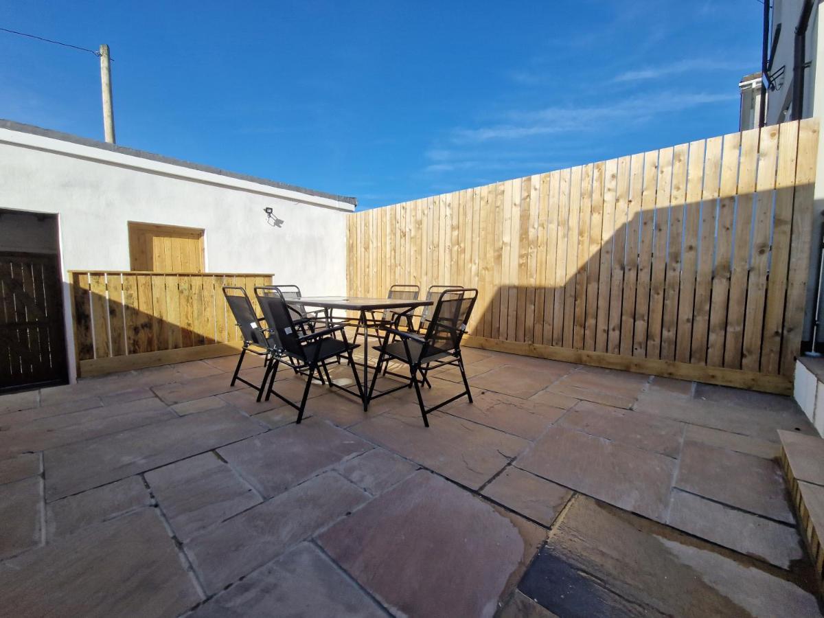3 Bedroom Stylish Home Merthyr Merthyr Tydfil Bagian luar foto